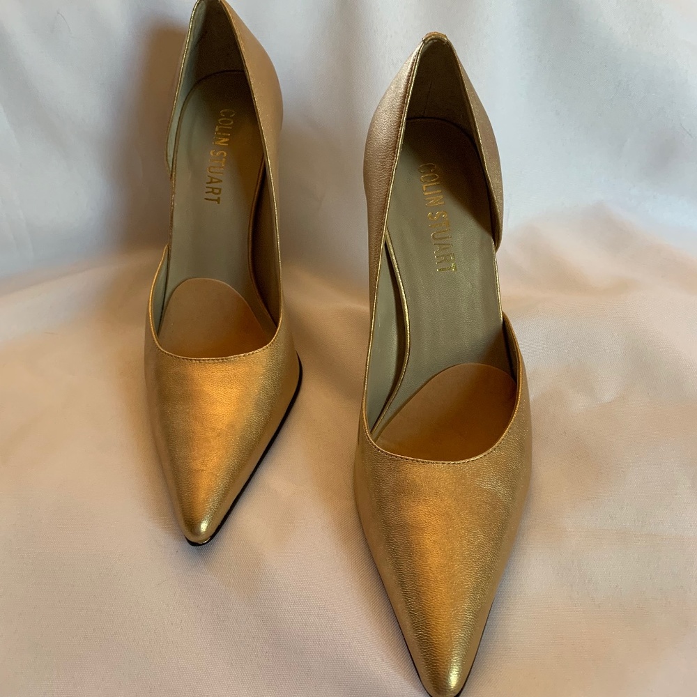 Beautiful Colin Stuart Gold Heels!